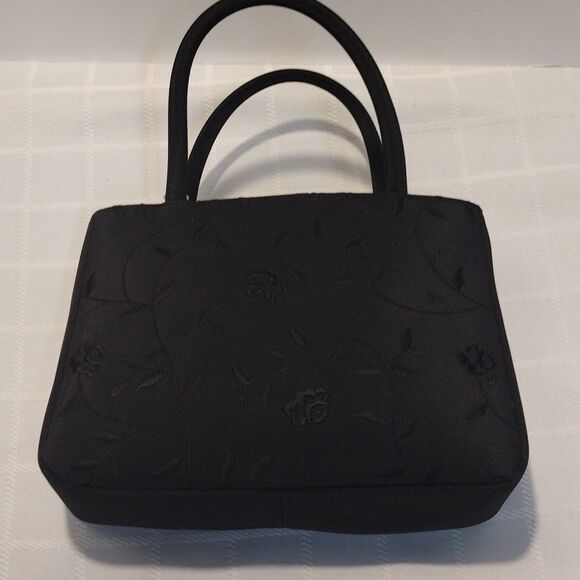 CONSIGNMENT! NWOT Amanda Smith Black Flower Patterned Cross Body Bag! - Picture 5 of 15